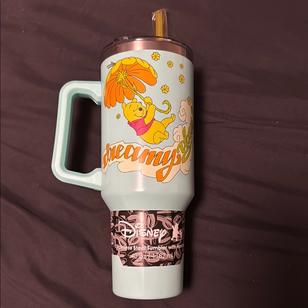 Winnie the Pooh tumbler with handle